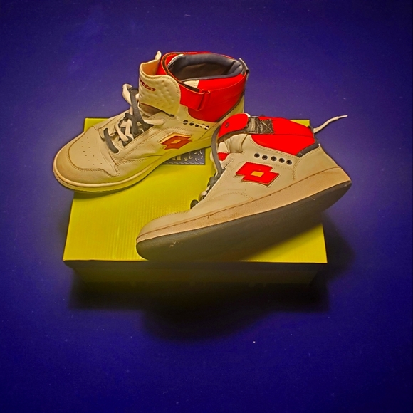 Lotto Sneakers - Picture 2 of 3